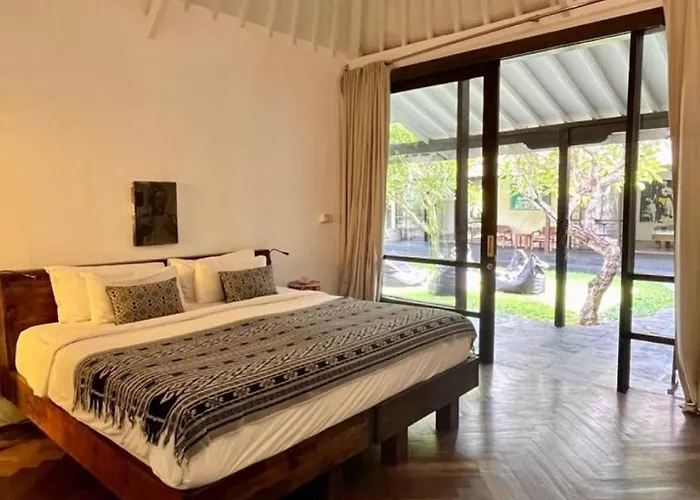 Beautiful 4 Bedroom Garden View Villa *