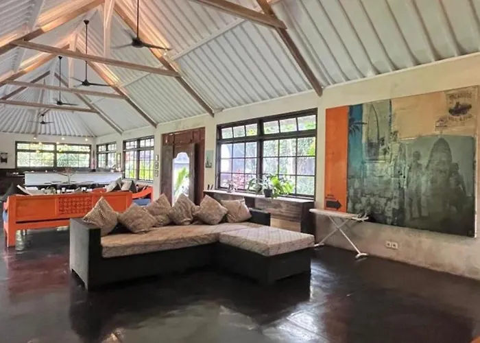 Villa Beautiful 4 Bedroom Garden View *