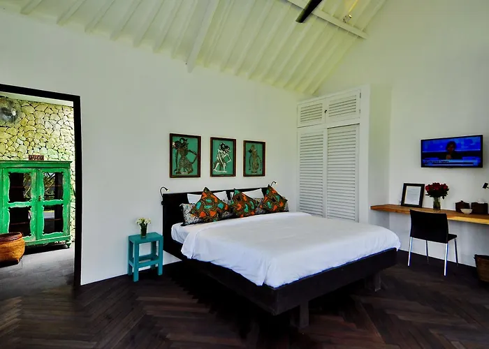 Villa Beautiful 4 Bedroom Garden View Canggu