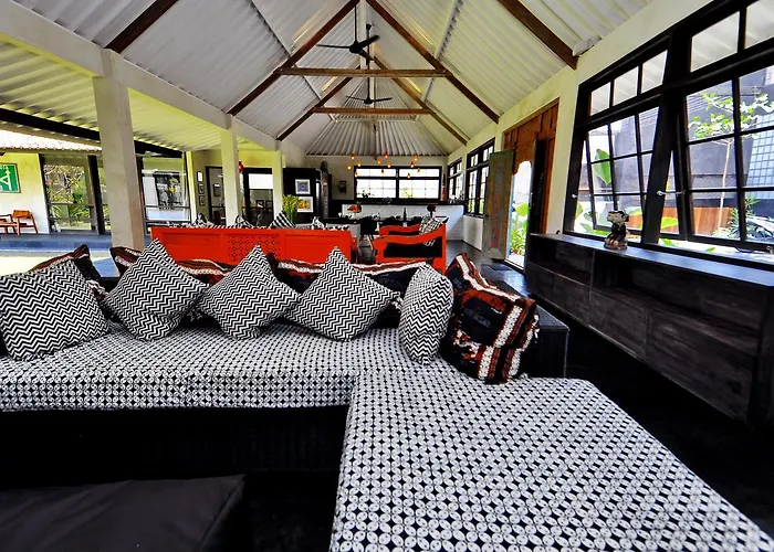 Villa Beautiful 4 Bedroom Garden View