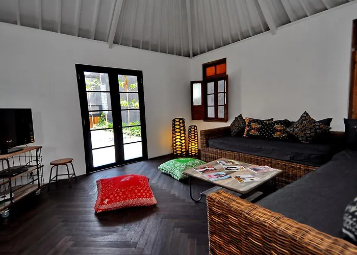 Beautiful 4 Bedroom Garden View *