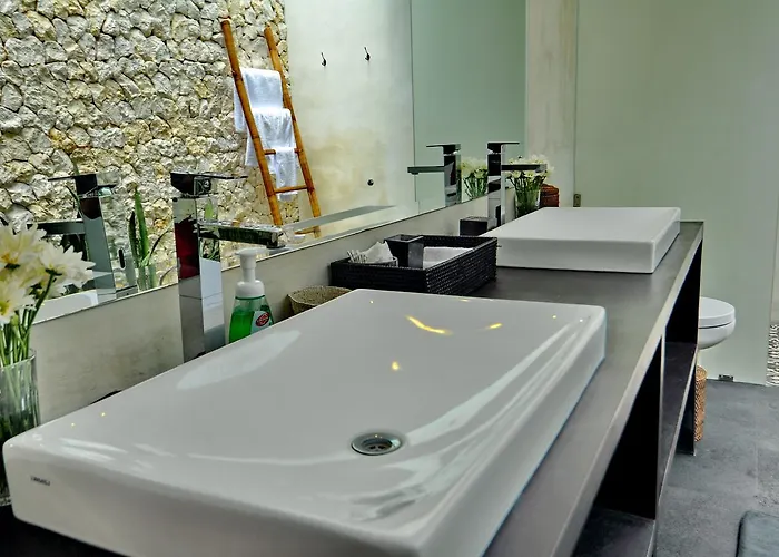 Beautiful 4 Bedroom Garden View Villa *