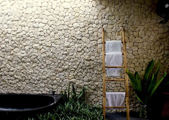 Beautiful 4 Bedroom Garden View Canggu